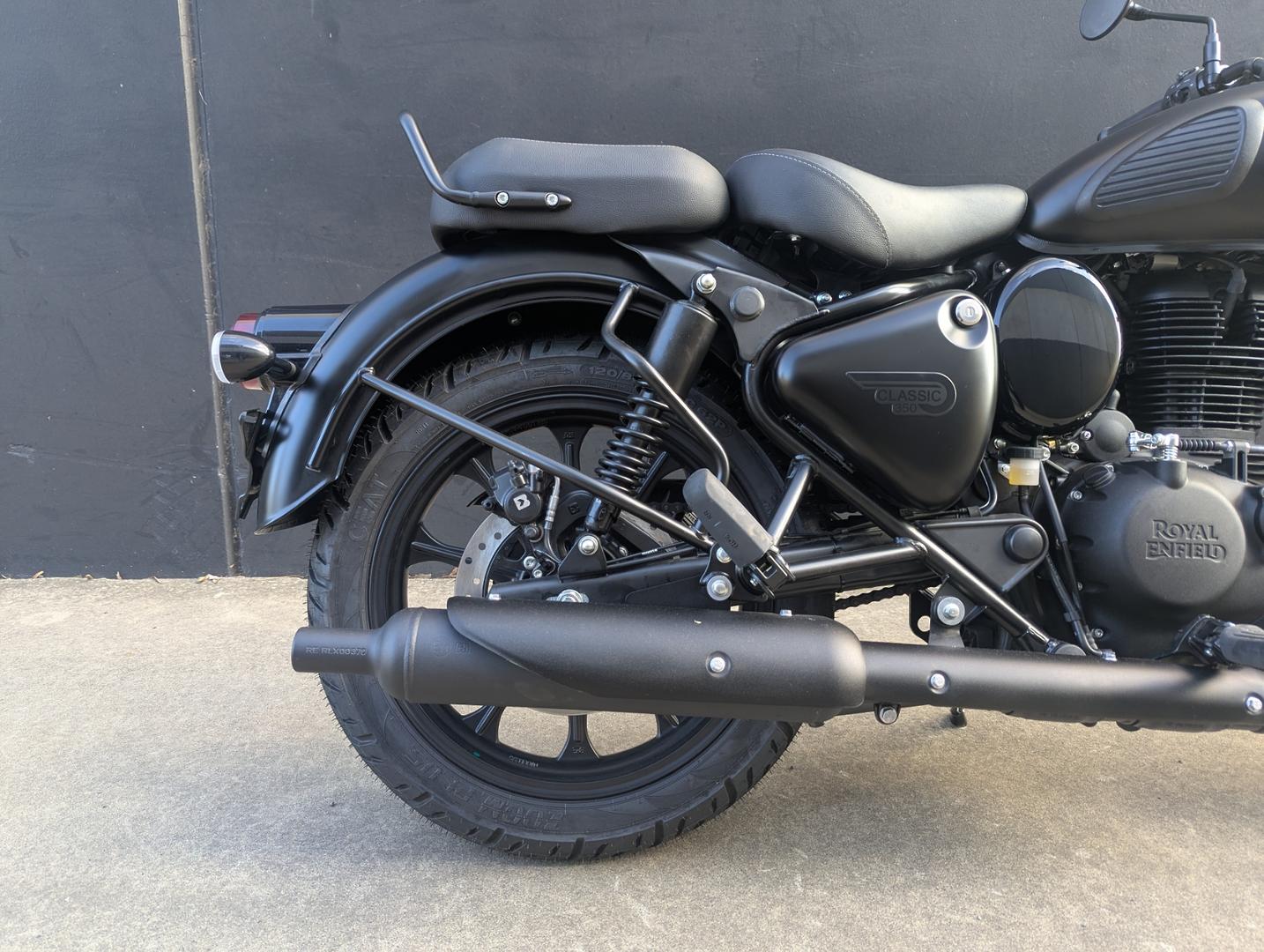 2026 ROYAL ENFIELD CLASSIC 350 DARK ROAD