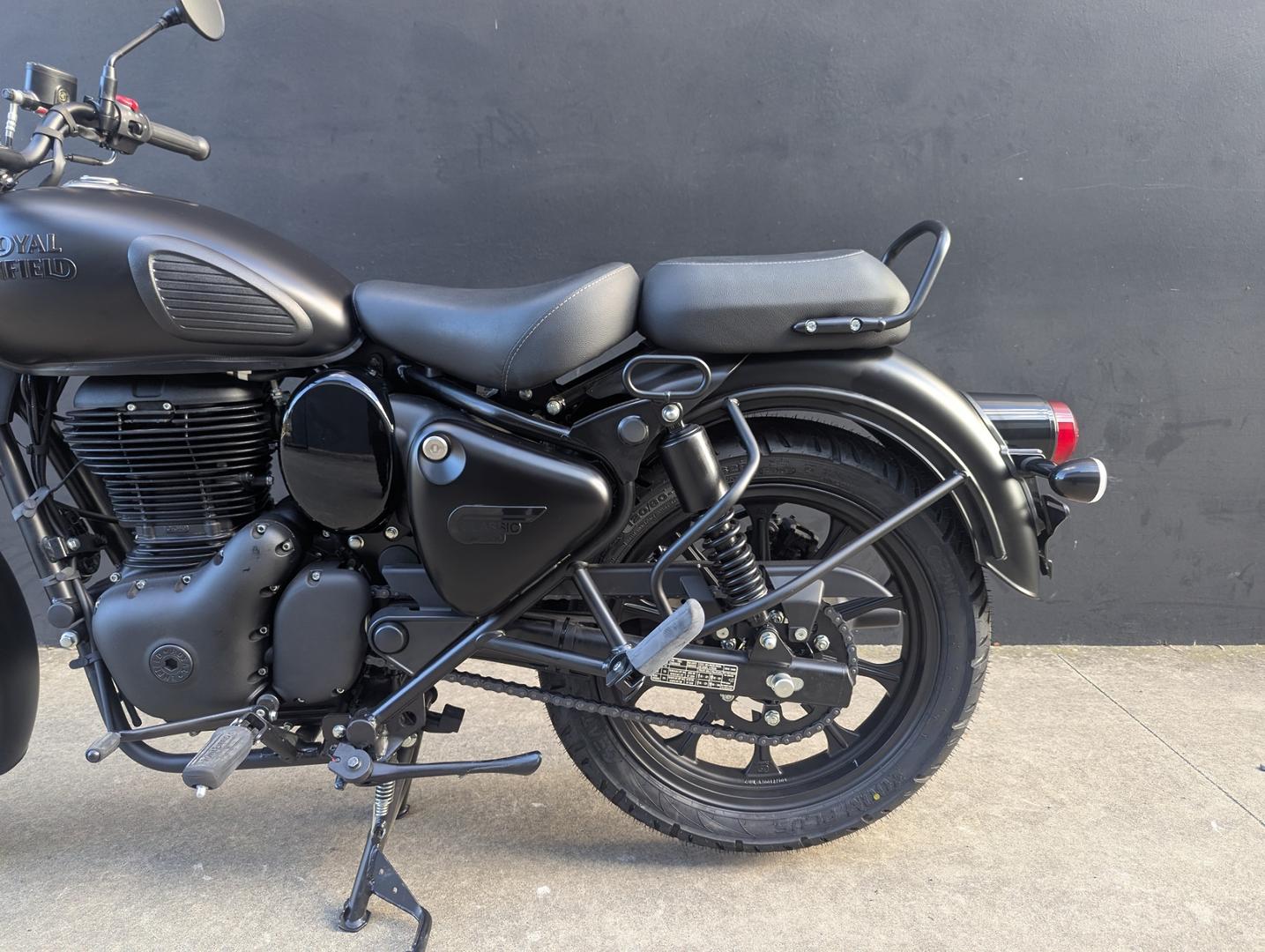 2026 ROYAL ENFIELD CLASSIC 350 DARK ROAD