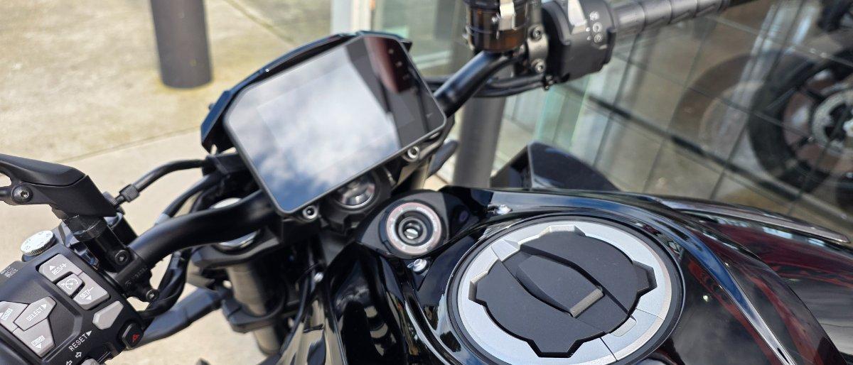 2026 KAWASAKI Z1100 SPORTS
