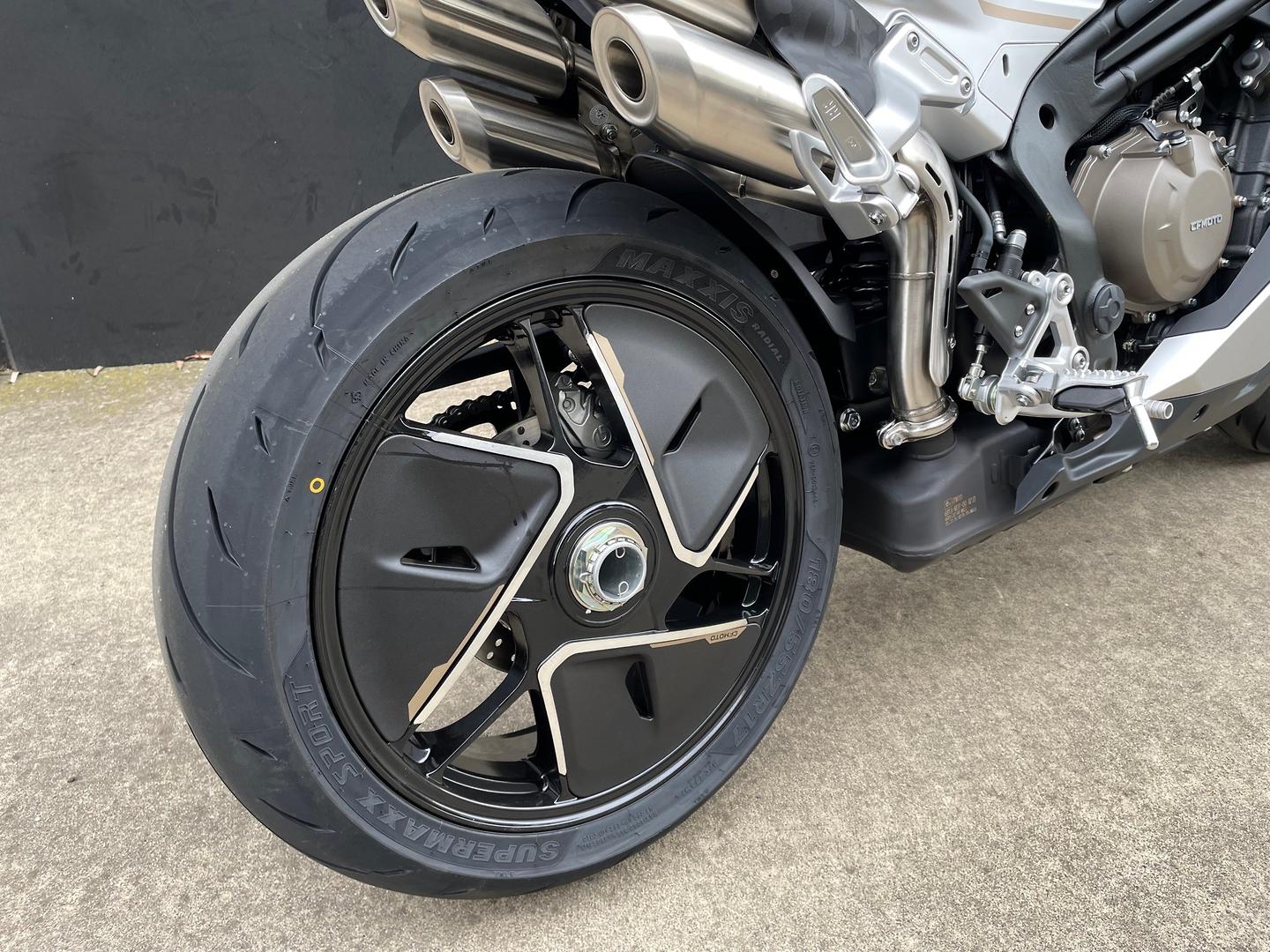 2026 CF MOTO 750 SR-S SPORTS
