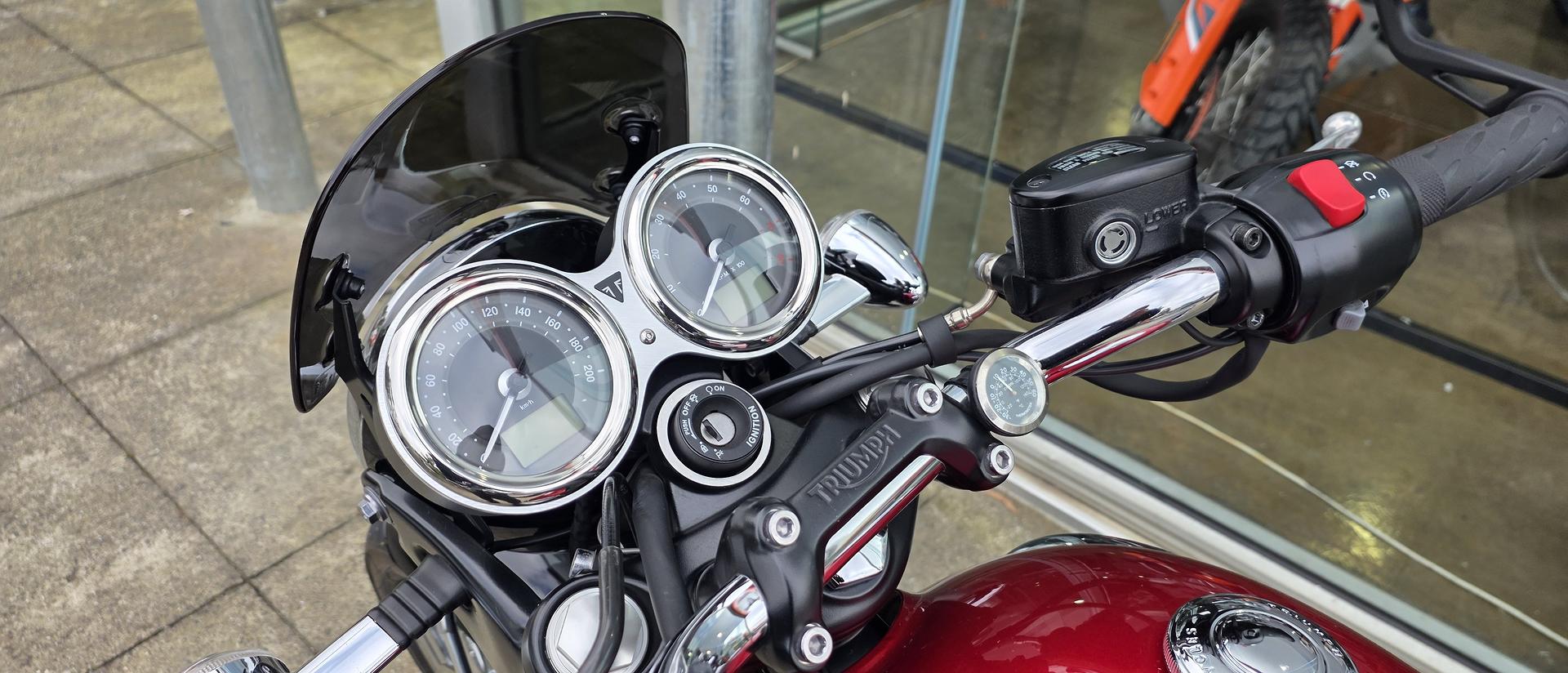 2019 TRIUMPH BONNEVILLE T100 ROAD