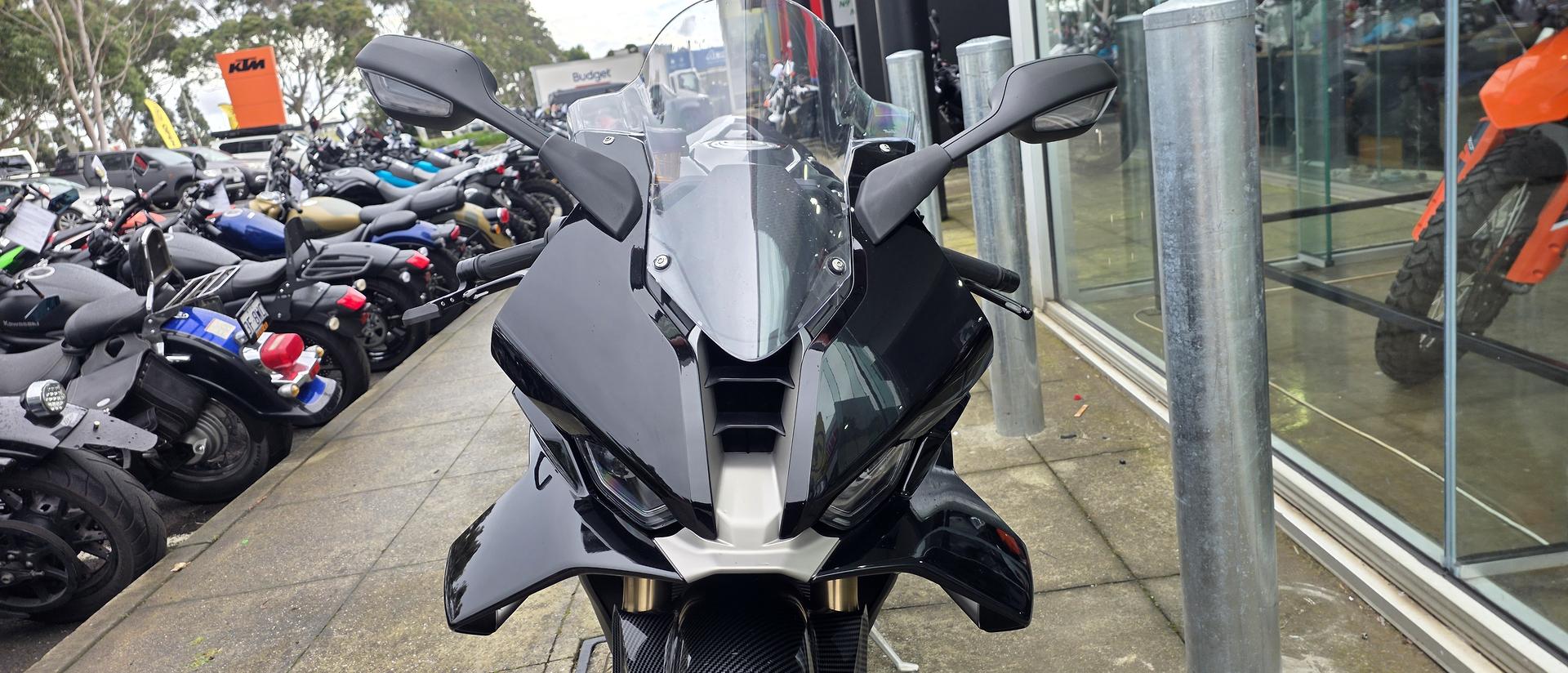 2025 BMW M 1000 RR SPORTS