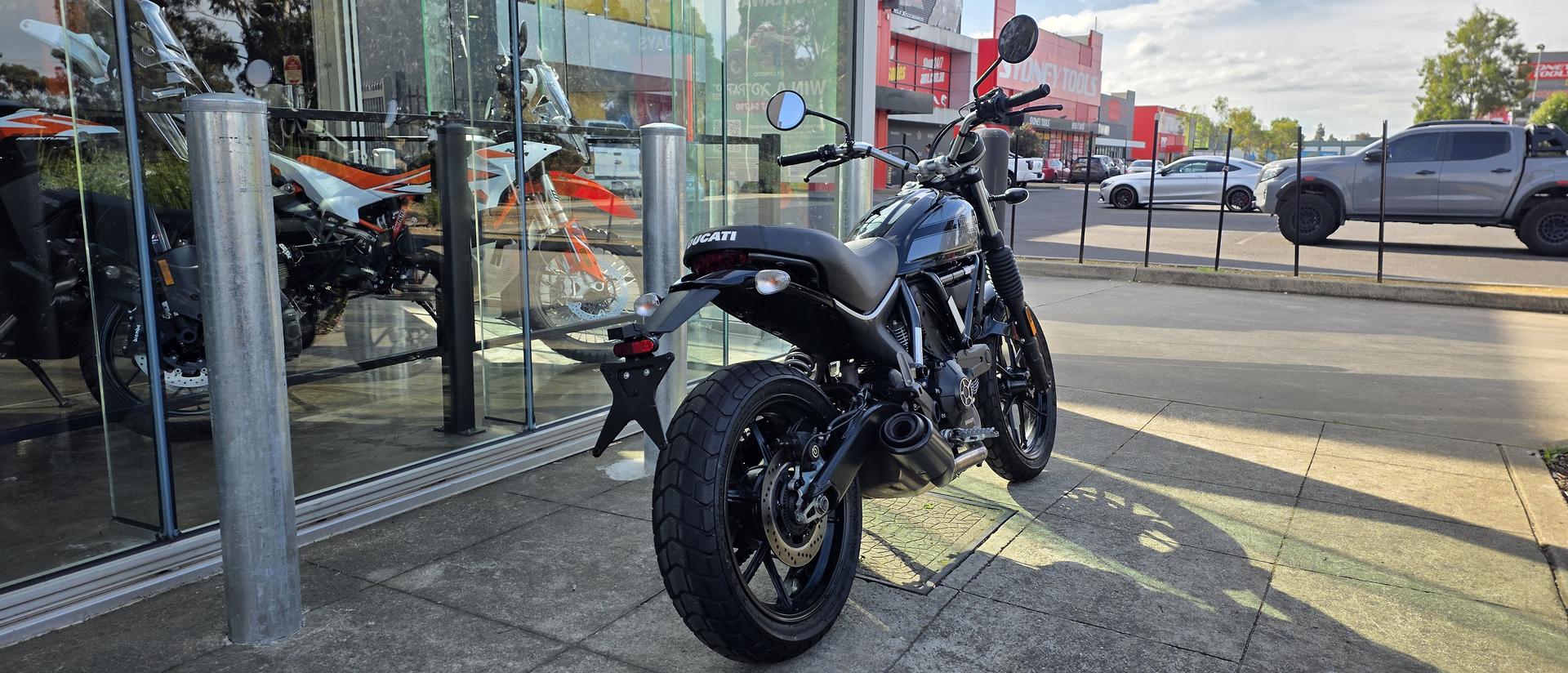 2018 DUCATI SCRAMBLER SIXTY2 SPORTS