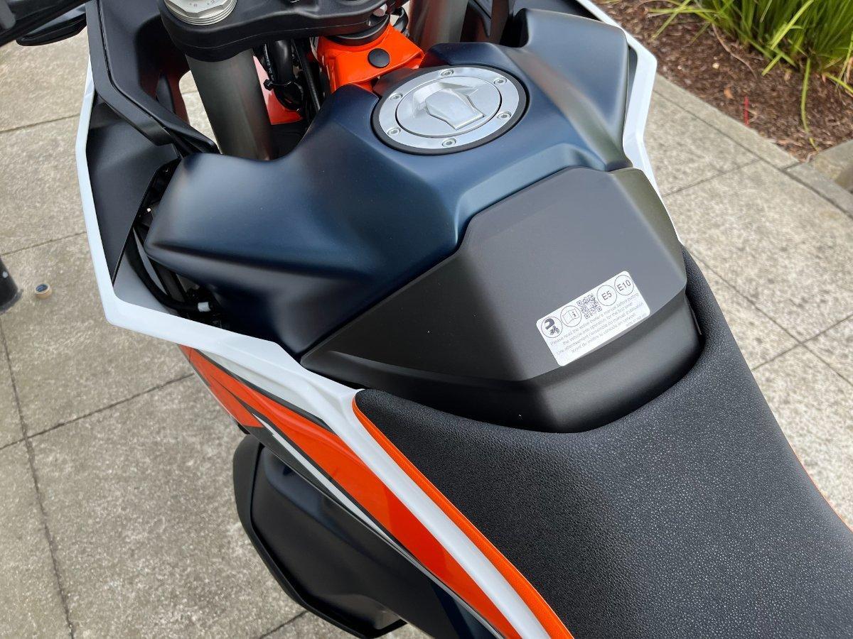 2024 KTM 890 ADVENTURE R DUAL SPORTS