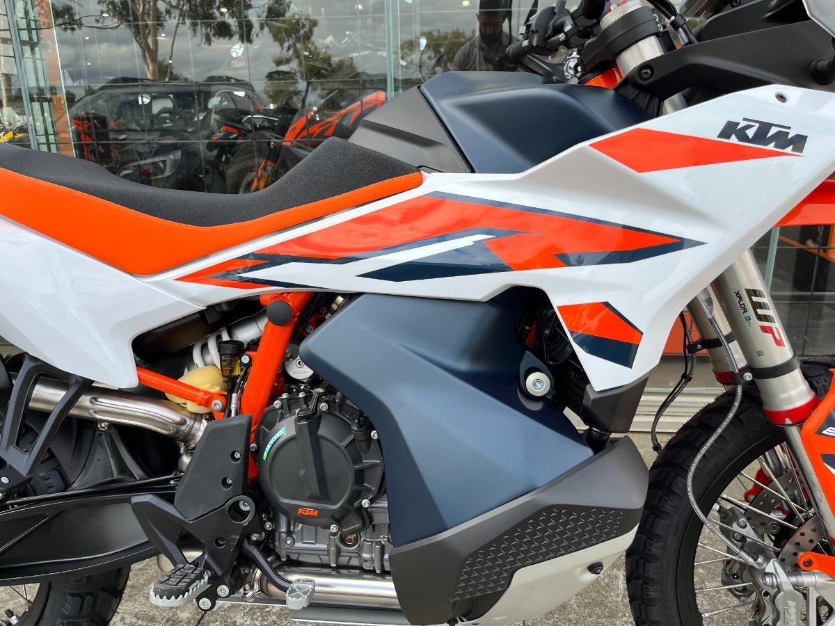2024 KTM 890 ADVENTURE R DUAL SPORTS