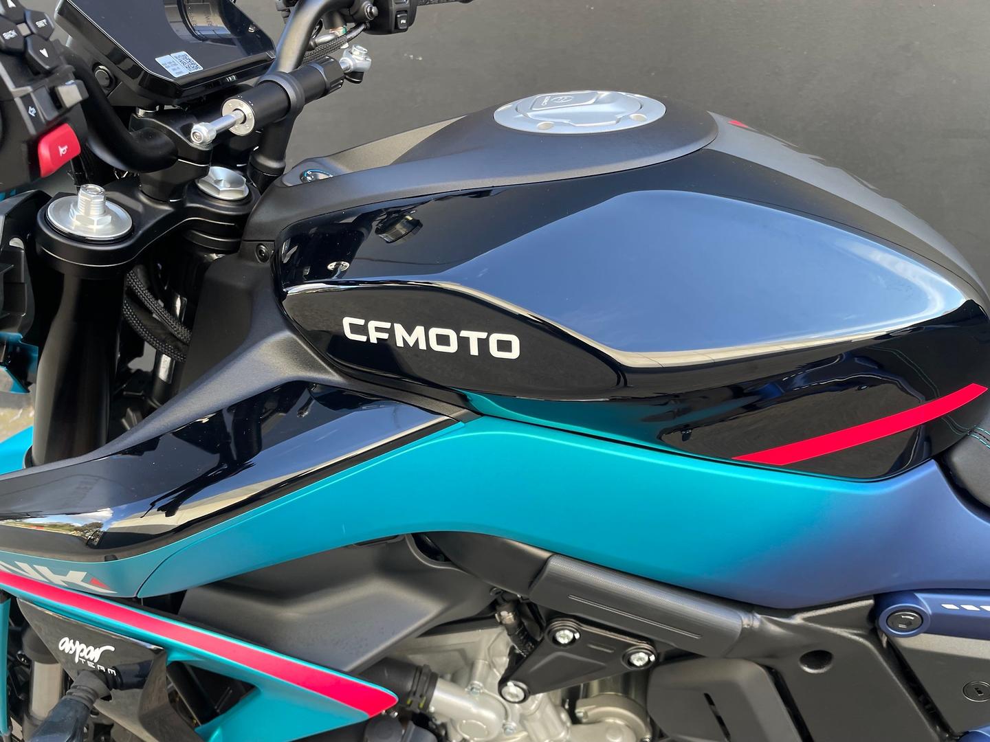 2026 CF MOTO 675 NK ROAD