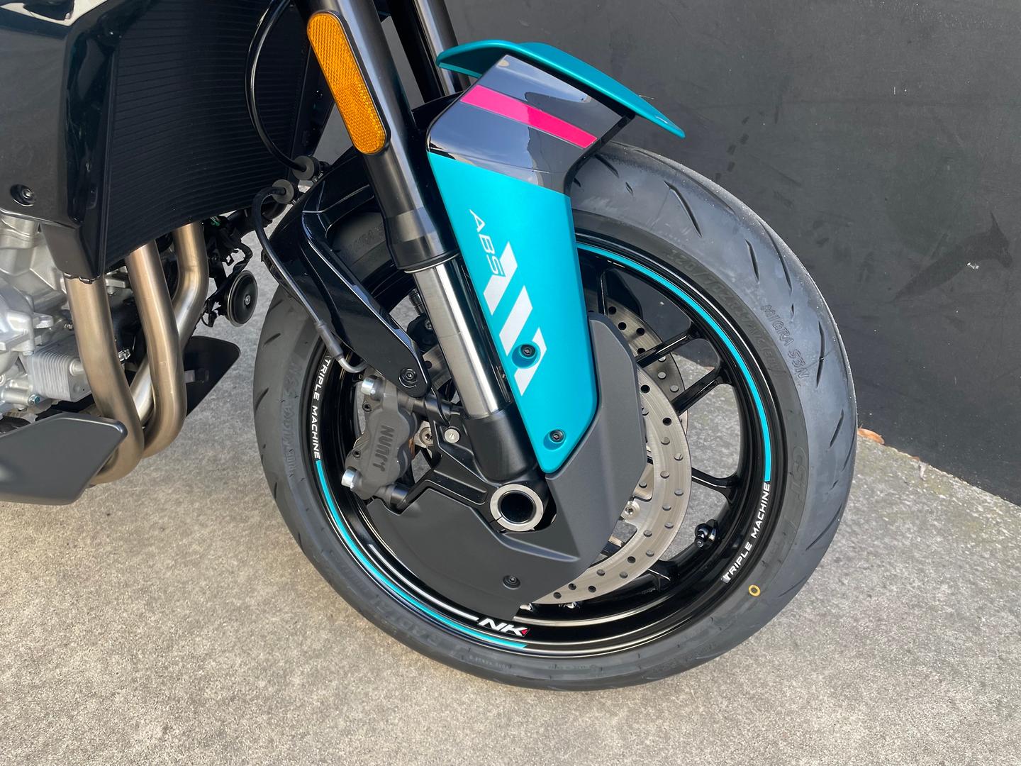 2026 CF MOTO 675 NK ROAD