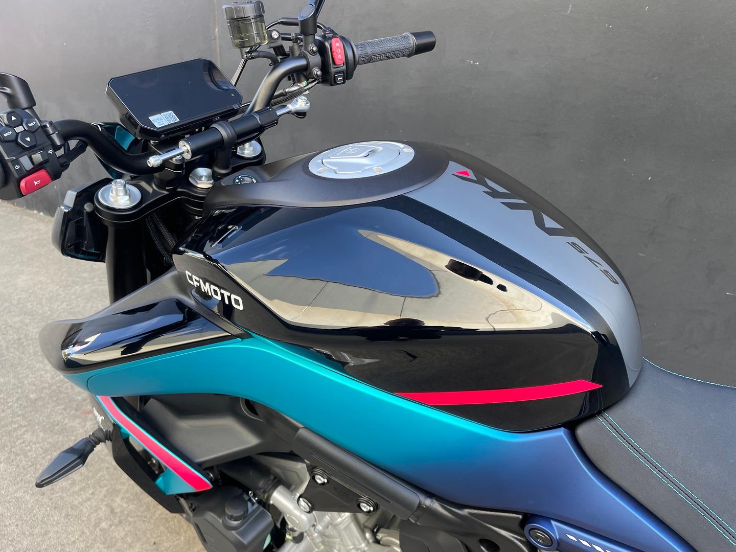 2026 CF MOTO 675 NK ROAD