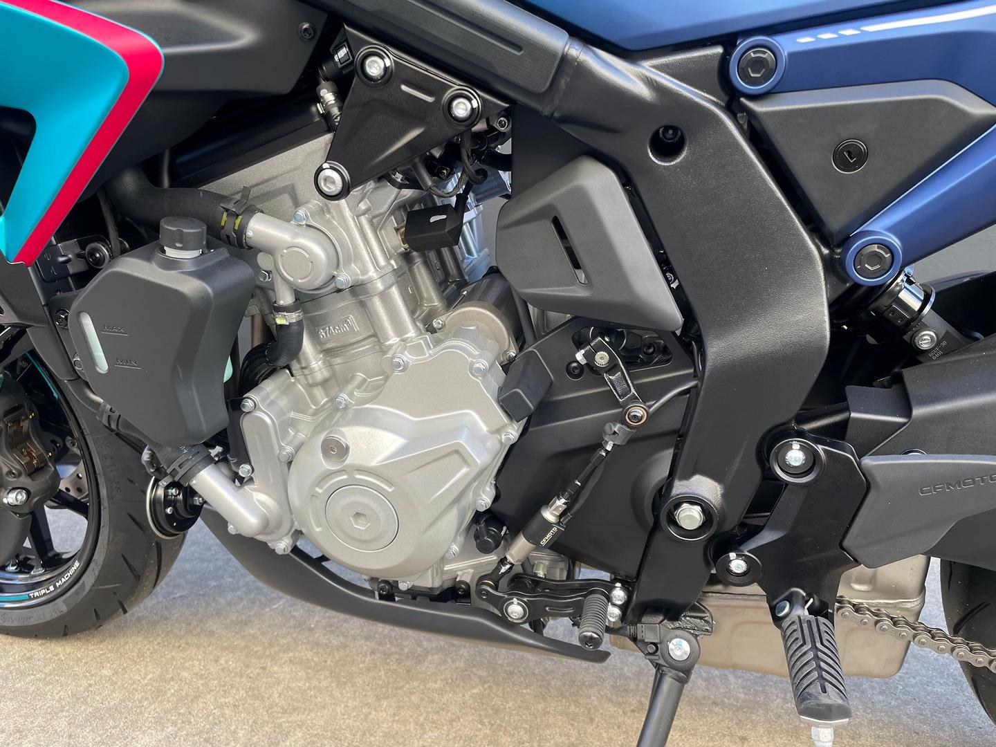 2026 CF MOTO 675 NK ROAD