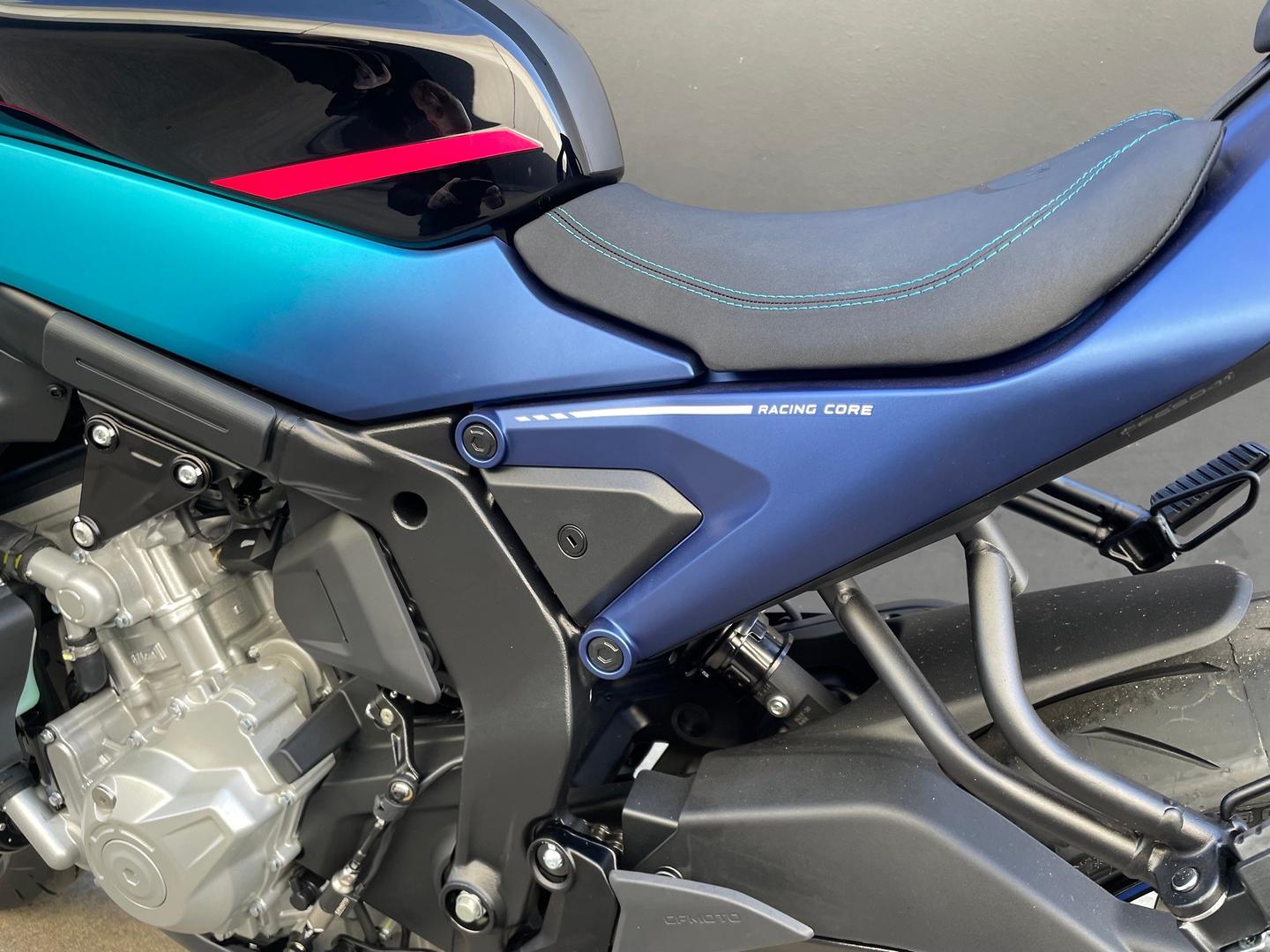 2026 CF MOTO 675 NK ROAD