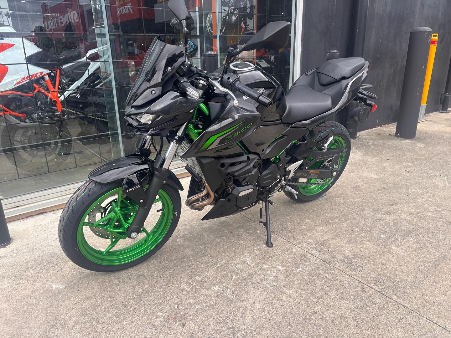 2026 KAWASAKI Z500 SE SPORTS