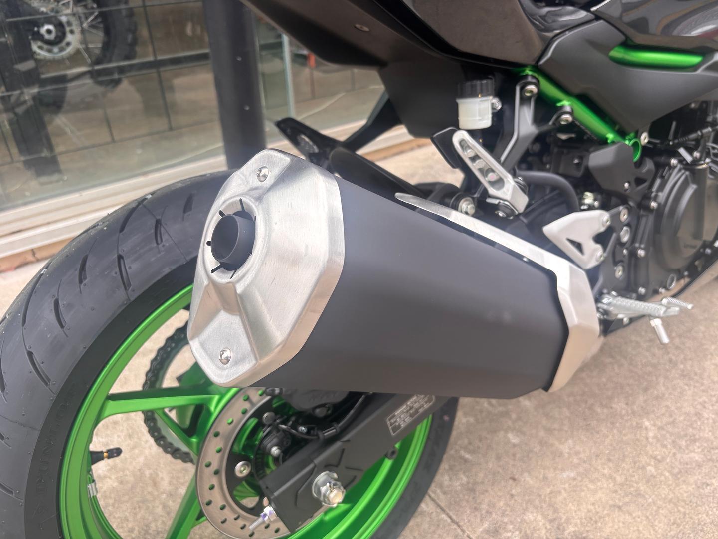 2026 KAWASAKI Z500 SE SPORTS