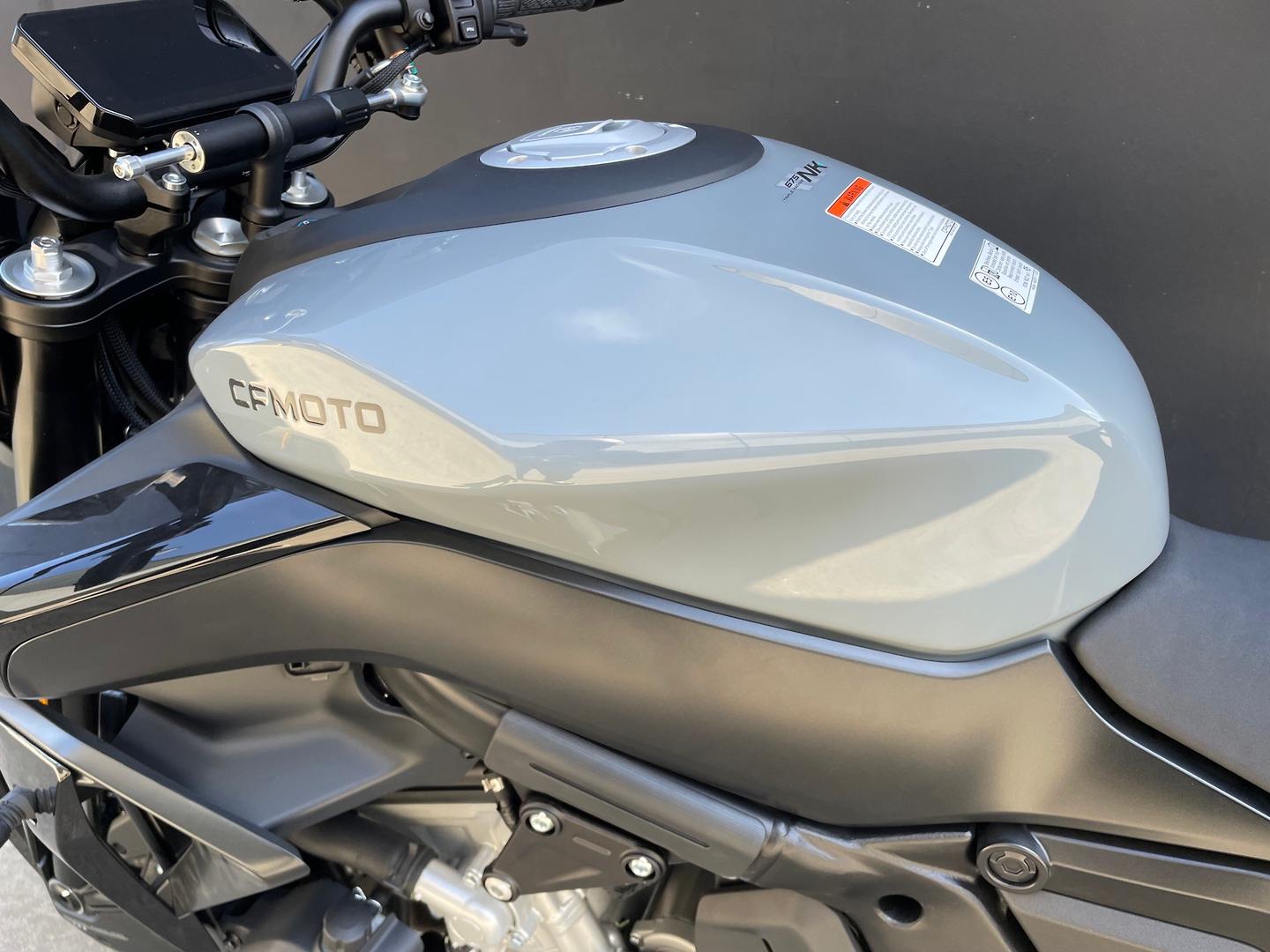 2026 CFMOTO 675 NK ROAD