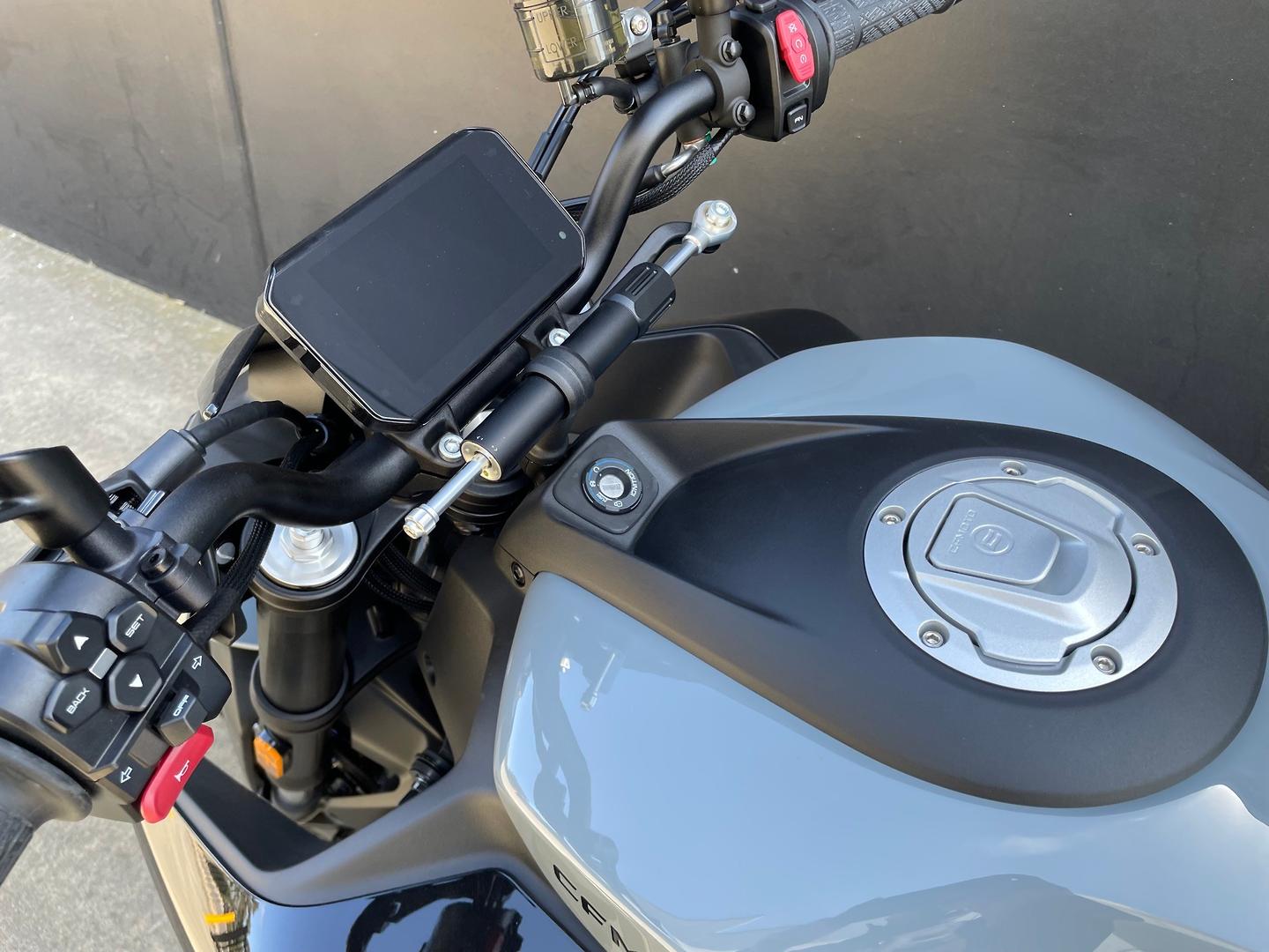 2026 CFMOTO 675 NK ROAD