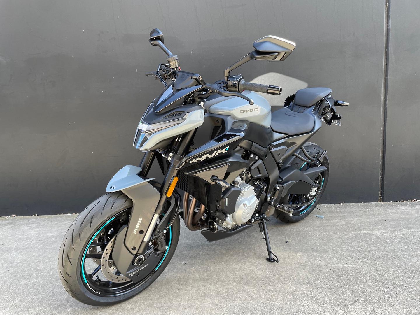 2026 CFMOTO 675 NK ROAD