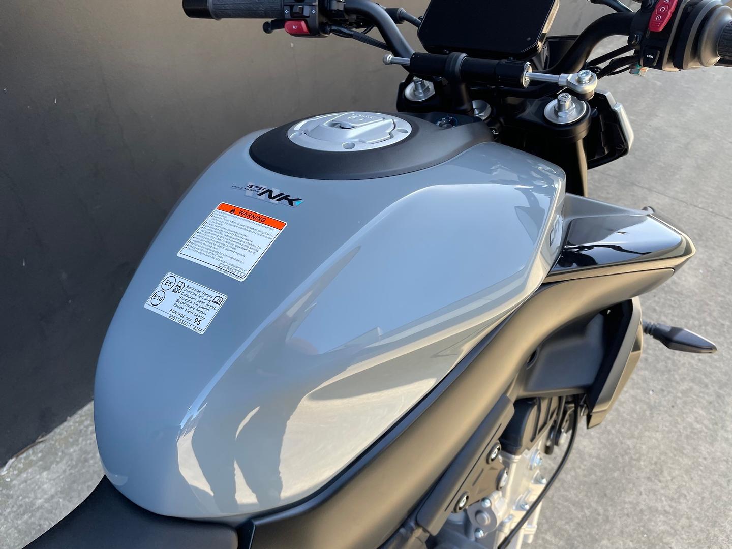2026 CFMOTO 675 NK ROAD