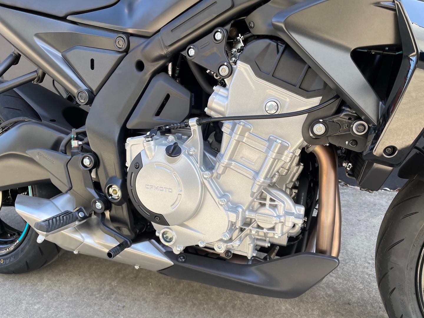 2026 CFMOTO 675 NK ROAD