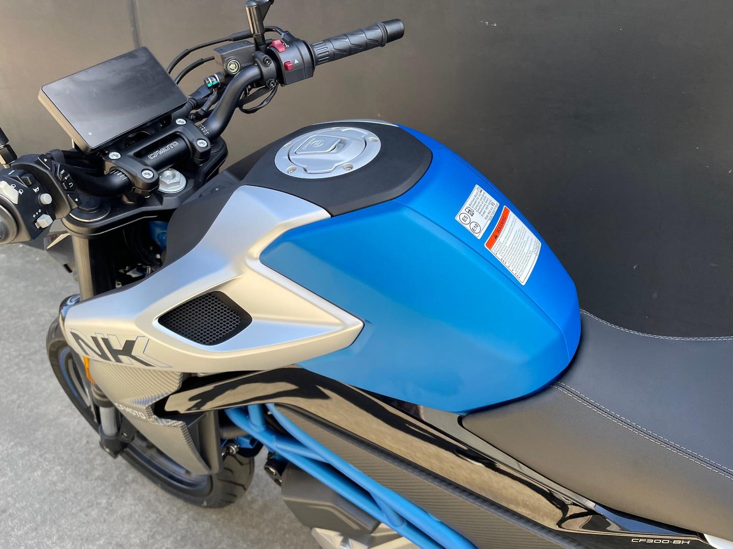 2026 CF MOTO 300 NK ABS ROAD