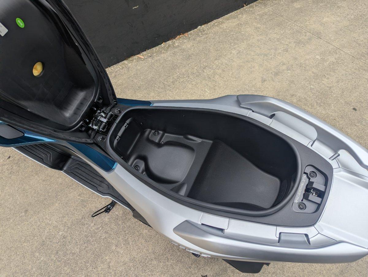 2025 CF MOTO 150 SC SCOOTER