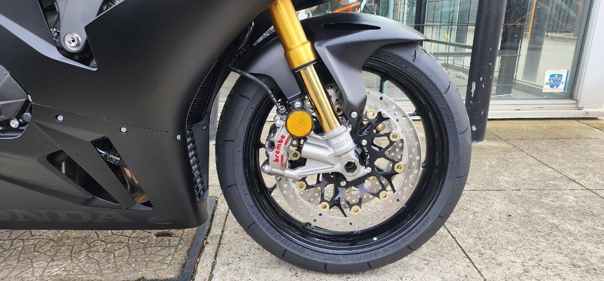 2025 HONDA CBR1000RR-R SP (FIREBLADE) ABS ROAD