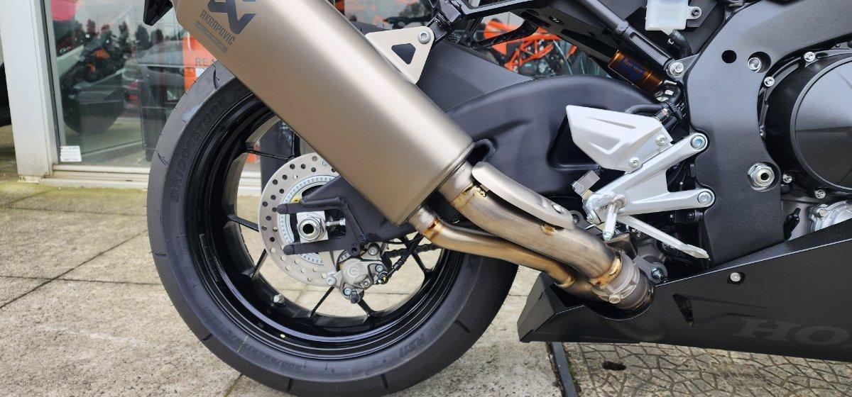 2025 HONDA CBR1000RR-R SP (FIREBLADE) ABS ROAD