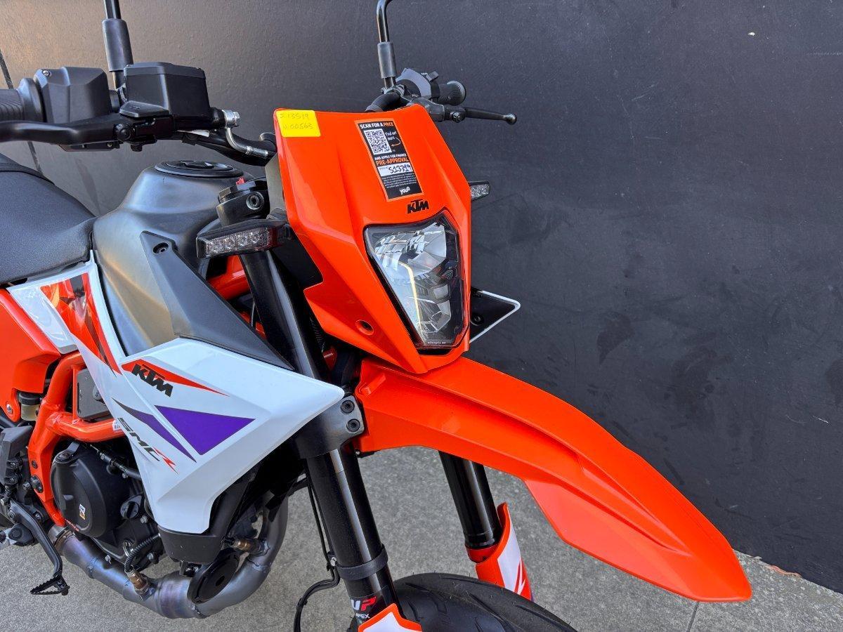 2025 KTM 390 SMC R SUPERMOTARD