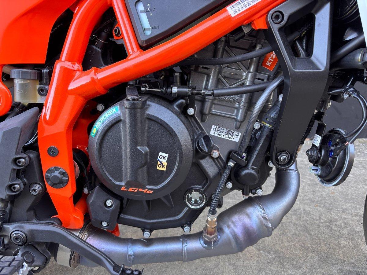 2025 KTM 390 SMC R SUPERMOTARD