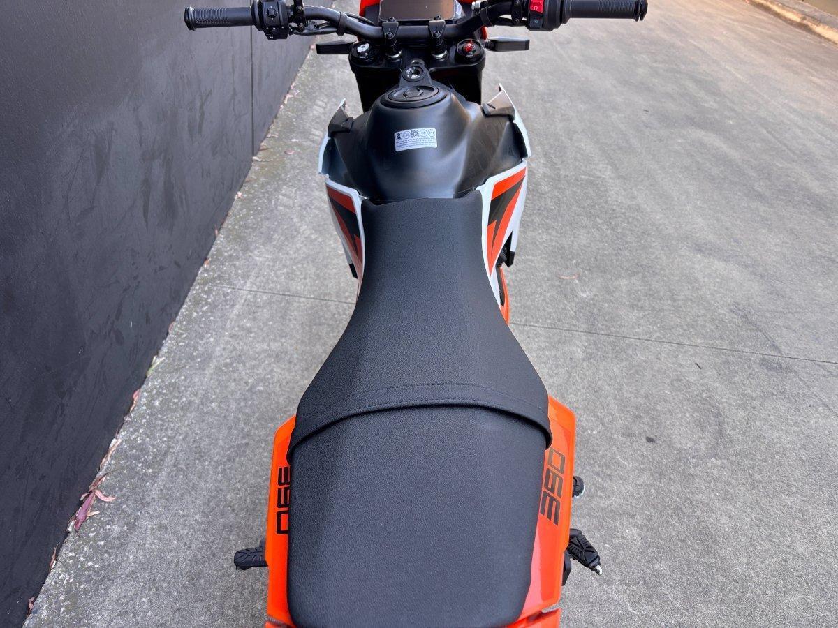 2025 KTM 390 SMC R SUPERMOTARD