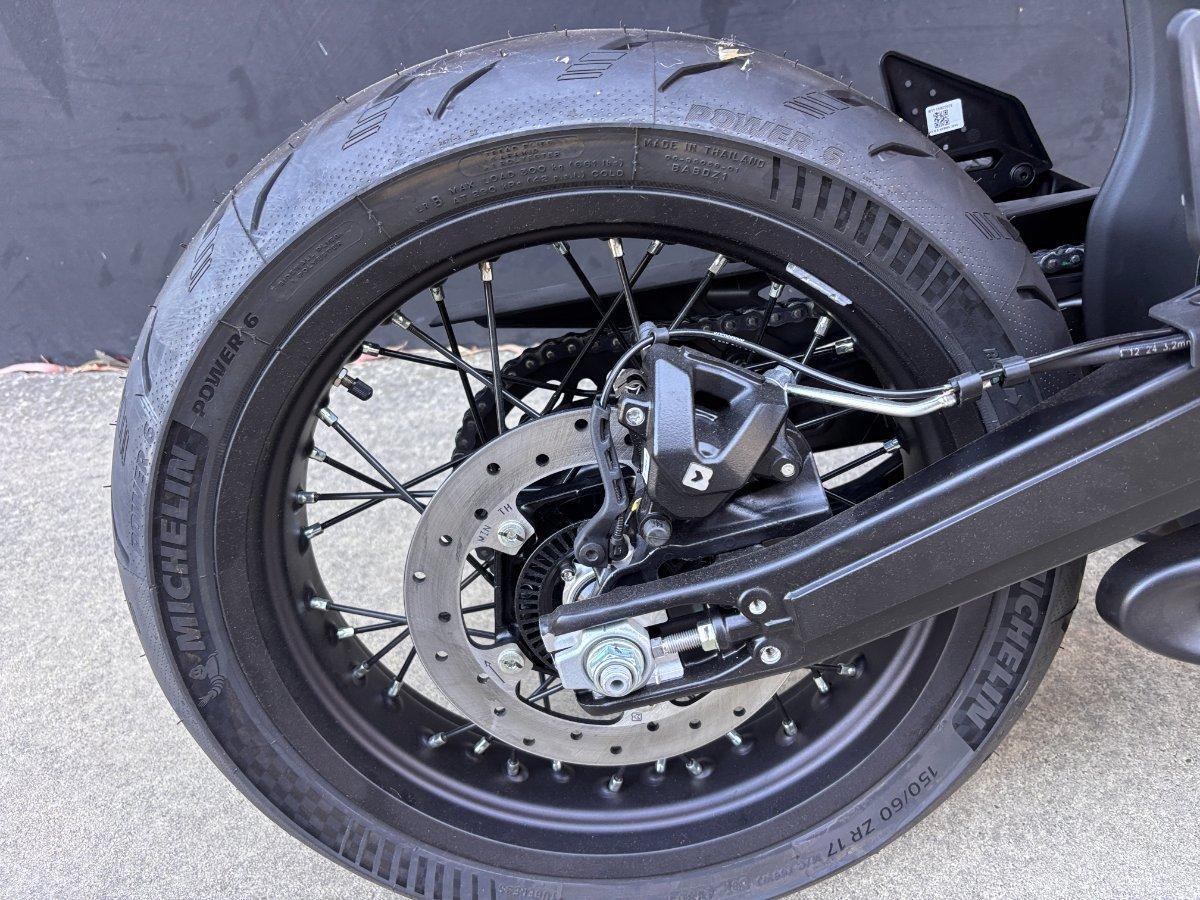 2025 KTM 390 SMC R SUPERMOTARD