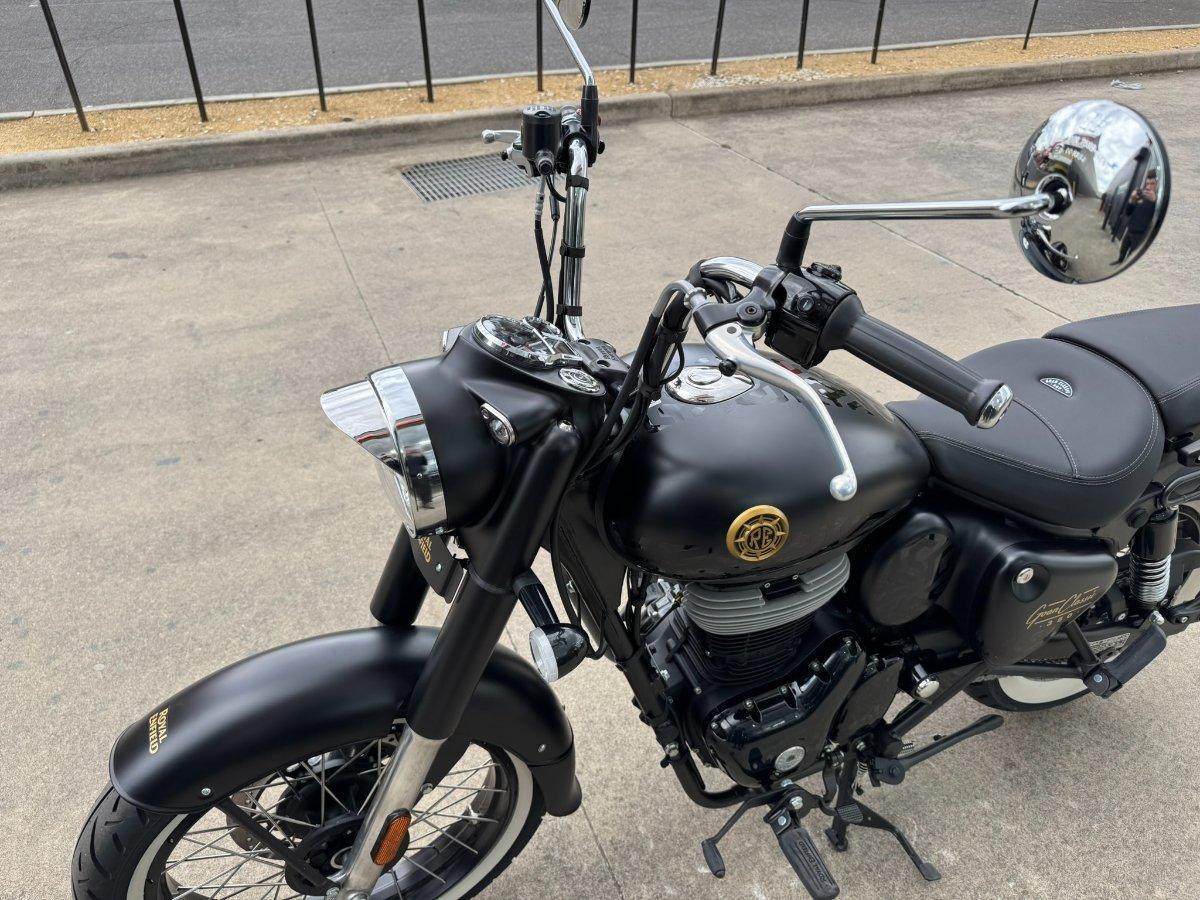 2025 ROYAL ENFIELD CLASSIC 350 ROAD