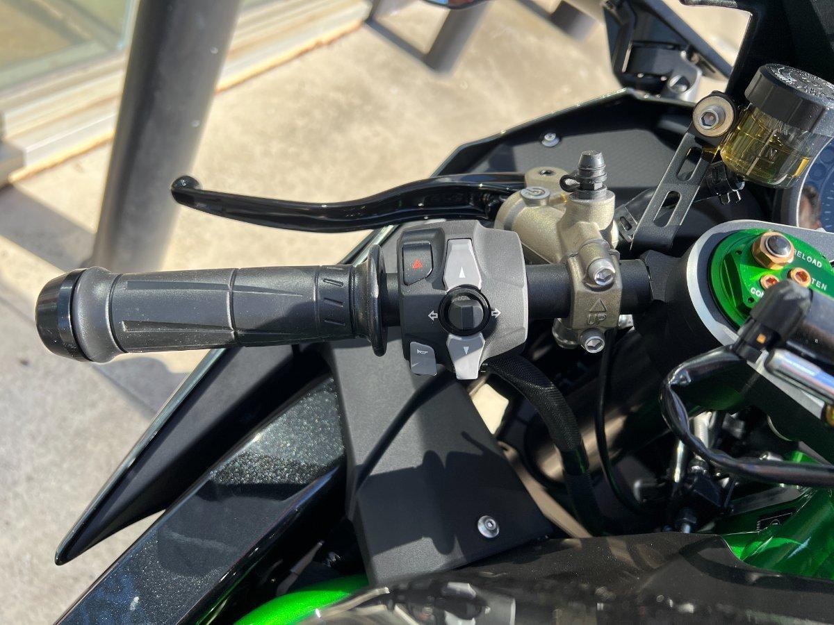 2025 KAWASAKI NINJA H2 SPORTS