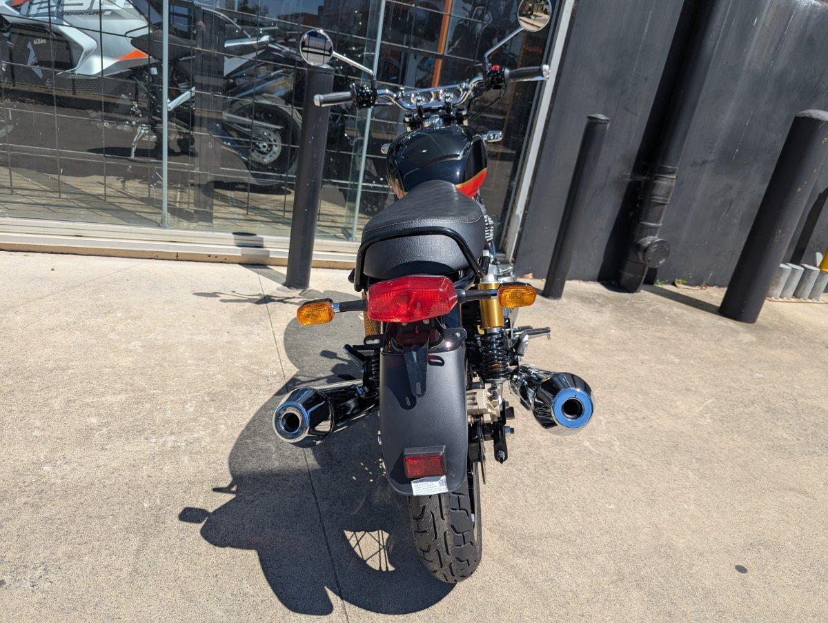 2025 ROYAL ENFIELD (SEE ALSO ENFIELD) INTERCEPTOR 650 E5 CLASSIC ROAD