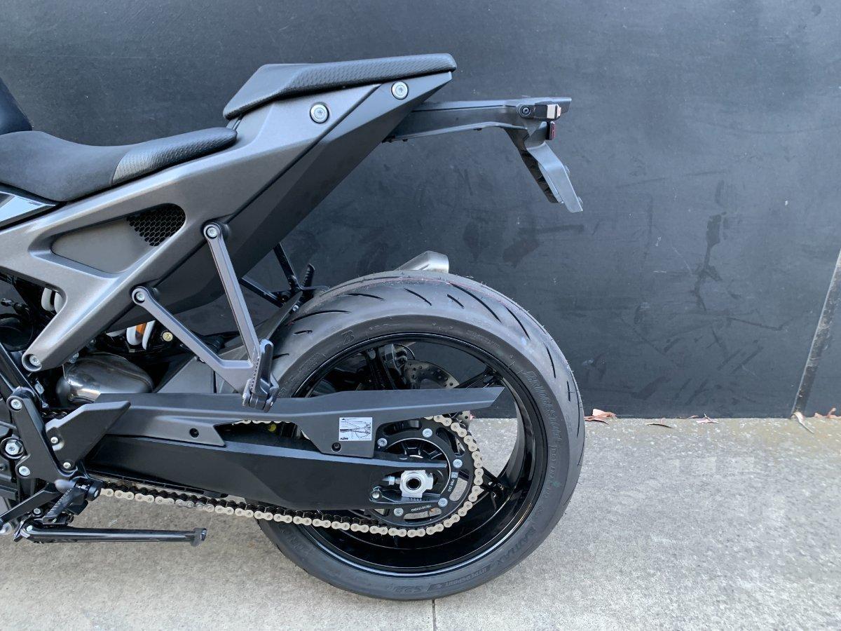 2024 KTM 990 DUKE ROAD