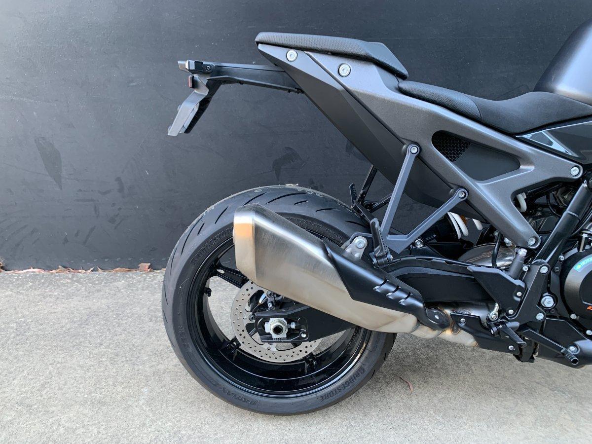 2024 KTM 990 DUKE ROAD