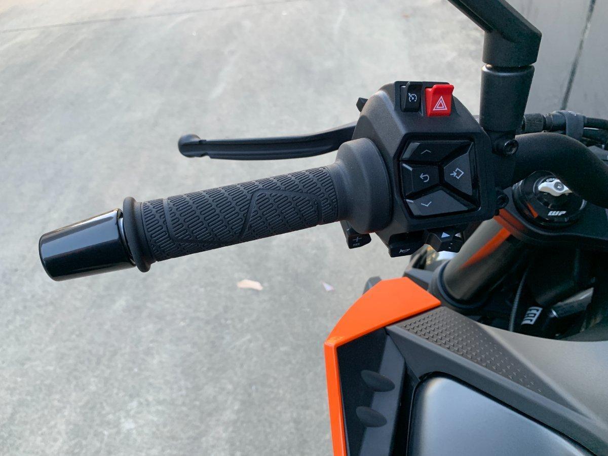 2024 KTM 990 DUKE ROAD