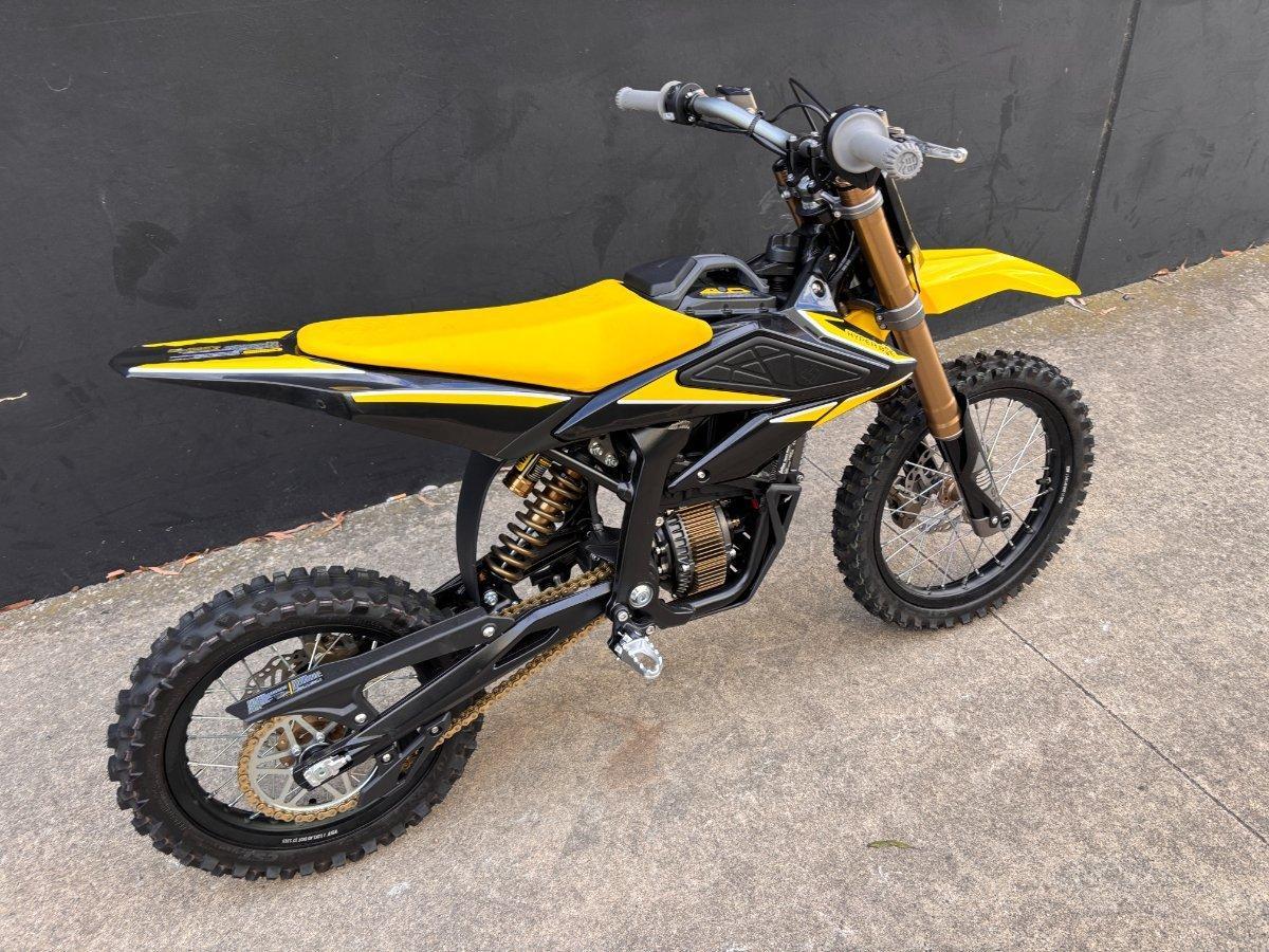 2025 SUR-RON HYPER BEE 14/12 TRAIL
