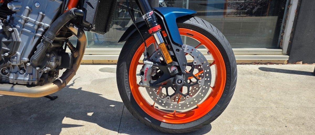 2023 KTM 890 DUKE R ROAD