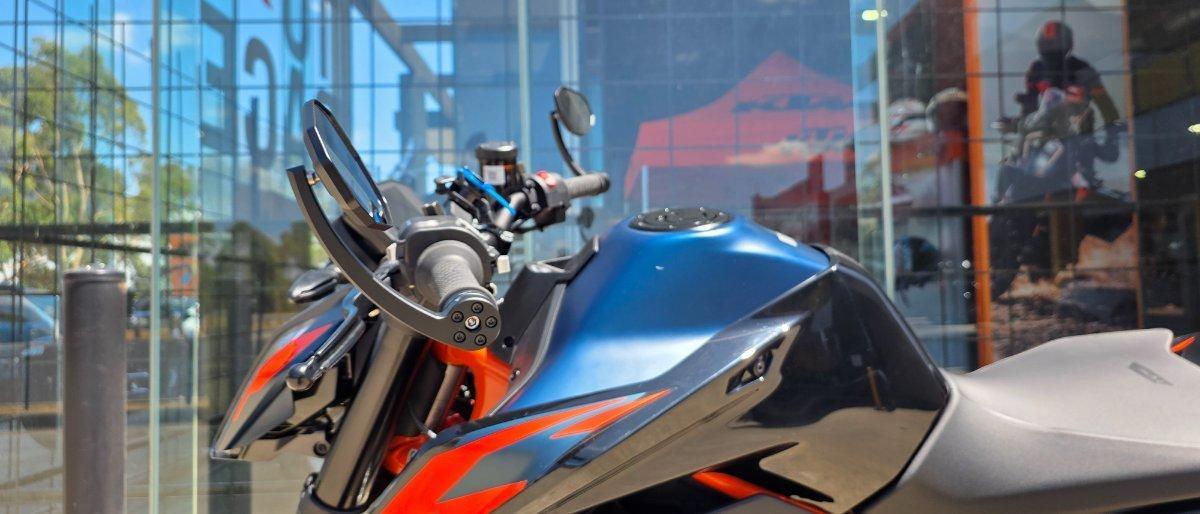 2023 KTM 890 DUKE R ROAD