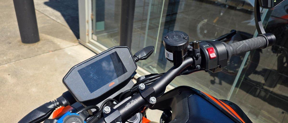 2023 KTM 890 DUKE R ROAD