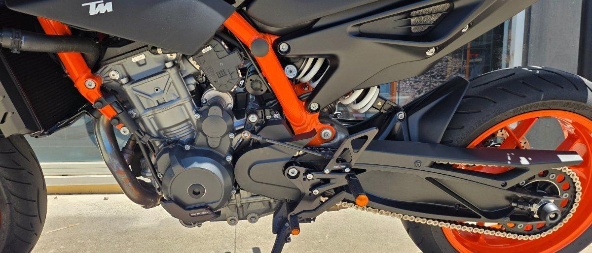2023 KTM 890 DUKE R ROAD
