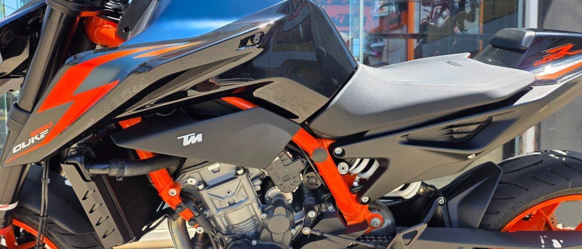 2023 KTM 890 DUKE R ROAD