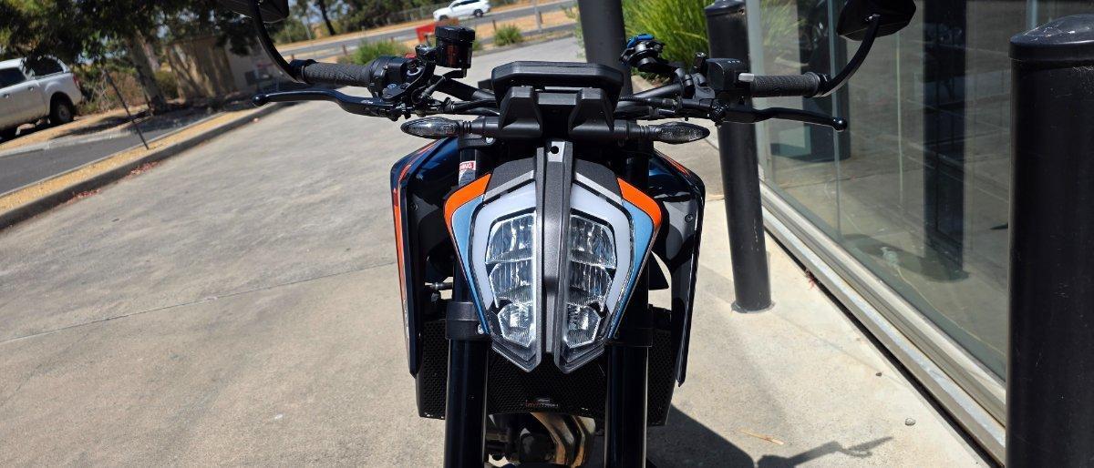 2023 KTM 890 DUKE R ROAD