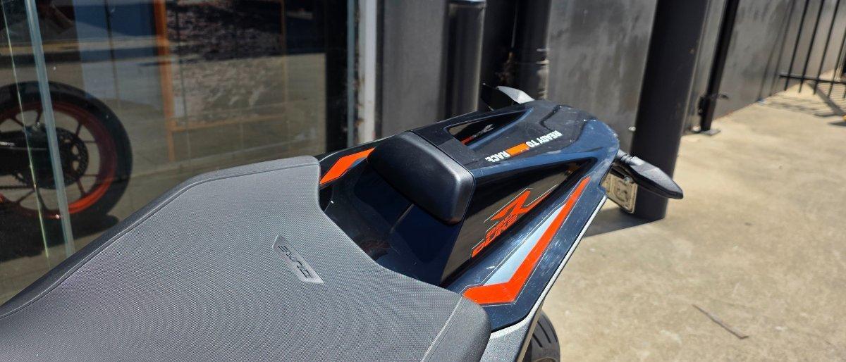2023 KTM 890 DUKE R ROAD