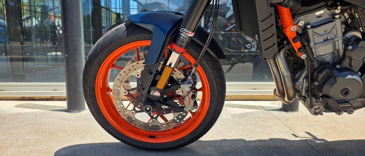 2023 KTM 890 DUKE R ROAD