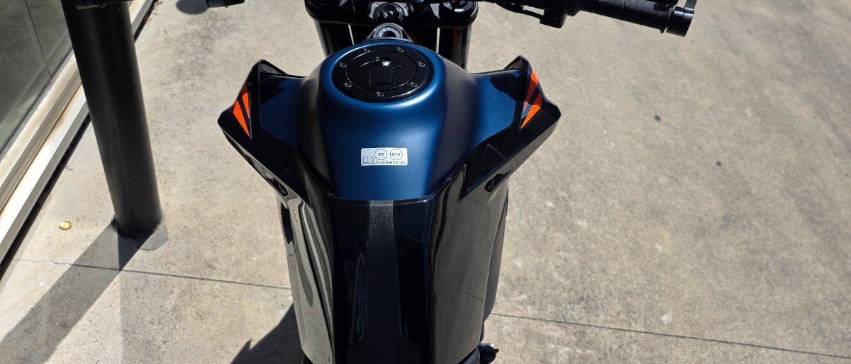 2023 KTM 890 DUKE R ROAD