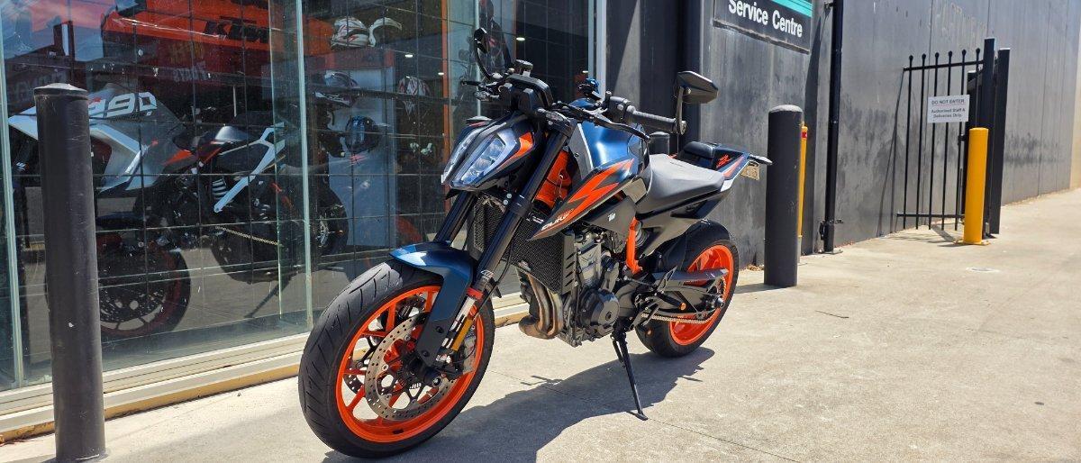 2023 KTM 890 DUKE R ROAD