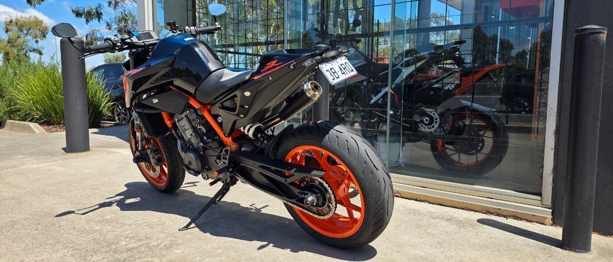 2023 KTM 890 DUKE R ROAD