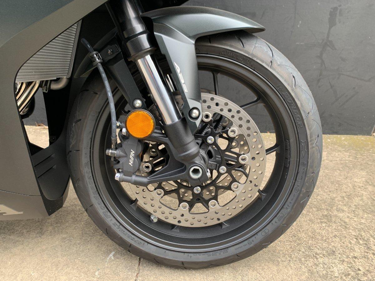 2026 HONDA CBR650R E-CLUTCH SPORTS