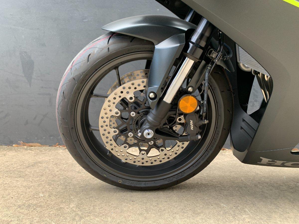 2026 HONDA CBR650R E-CLUTCH SPORTS