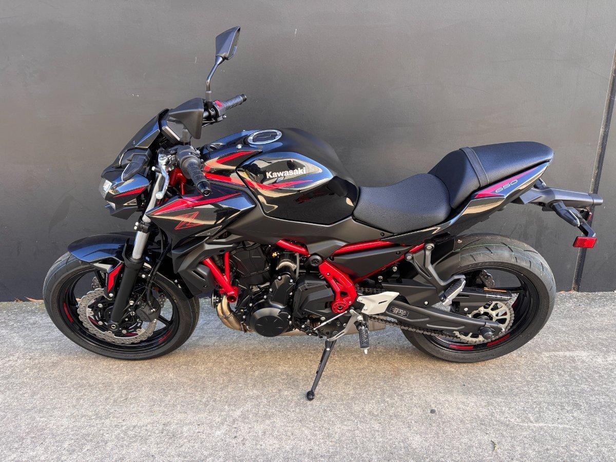 2025 KAWASAKI Z650 RS ROAD